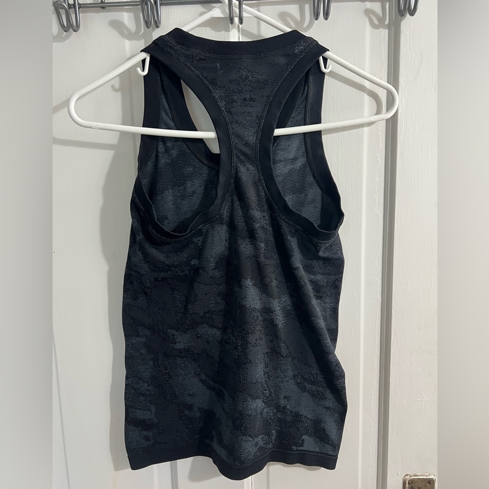 Athleta Women’s Momentum Camo Racerback Tank Top - Picture 4 of 5